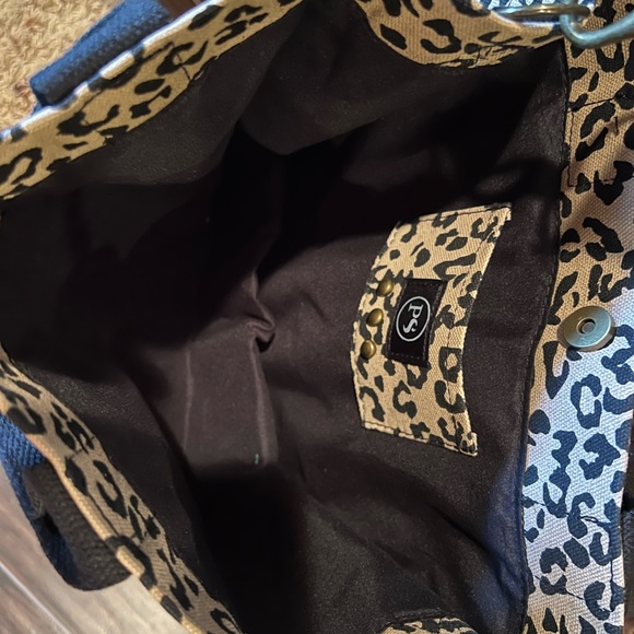 Canvas crossbody bag - Picture 3 of 3